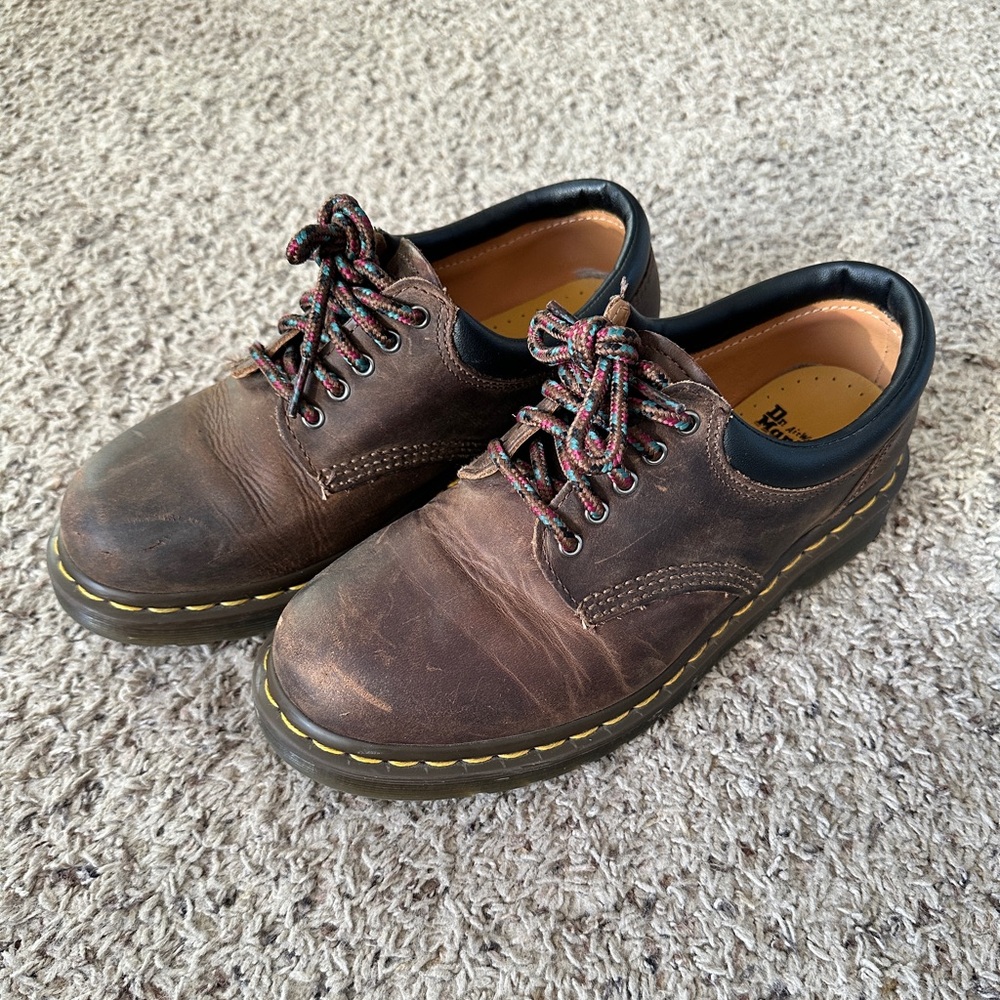 Dr. Martens Oxfords 8053 style